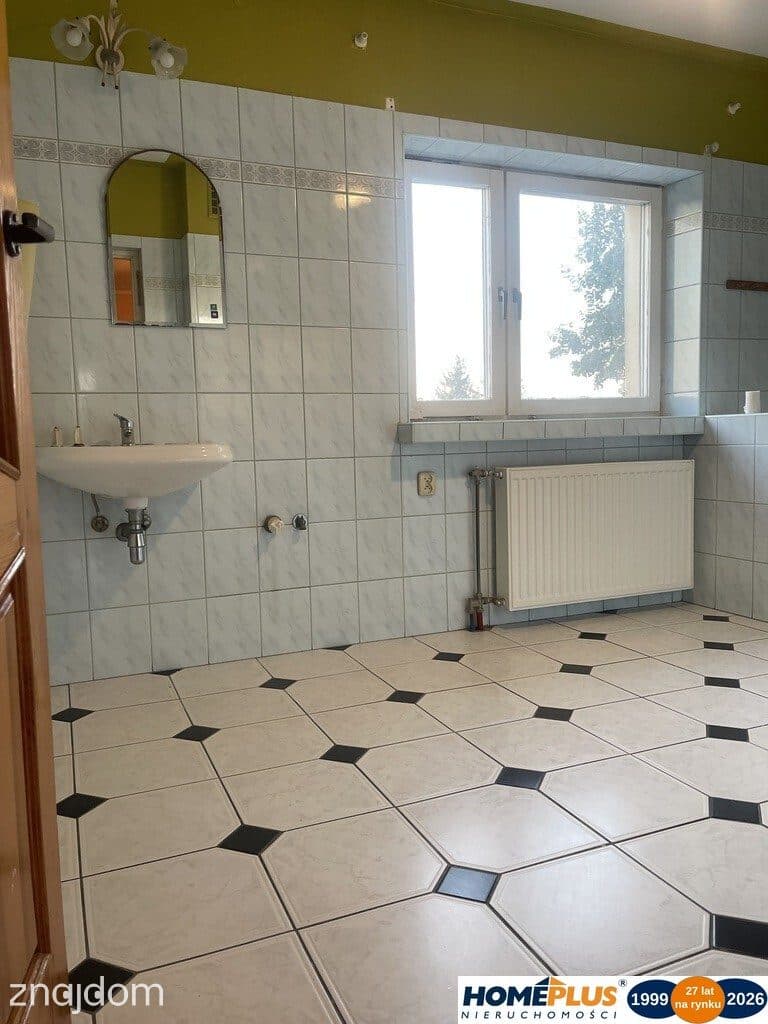 Przestronny dom 300 m², 9 pokoi, działka 800 m² - zdjęcie 10