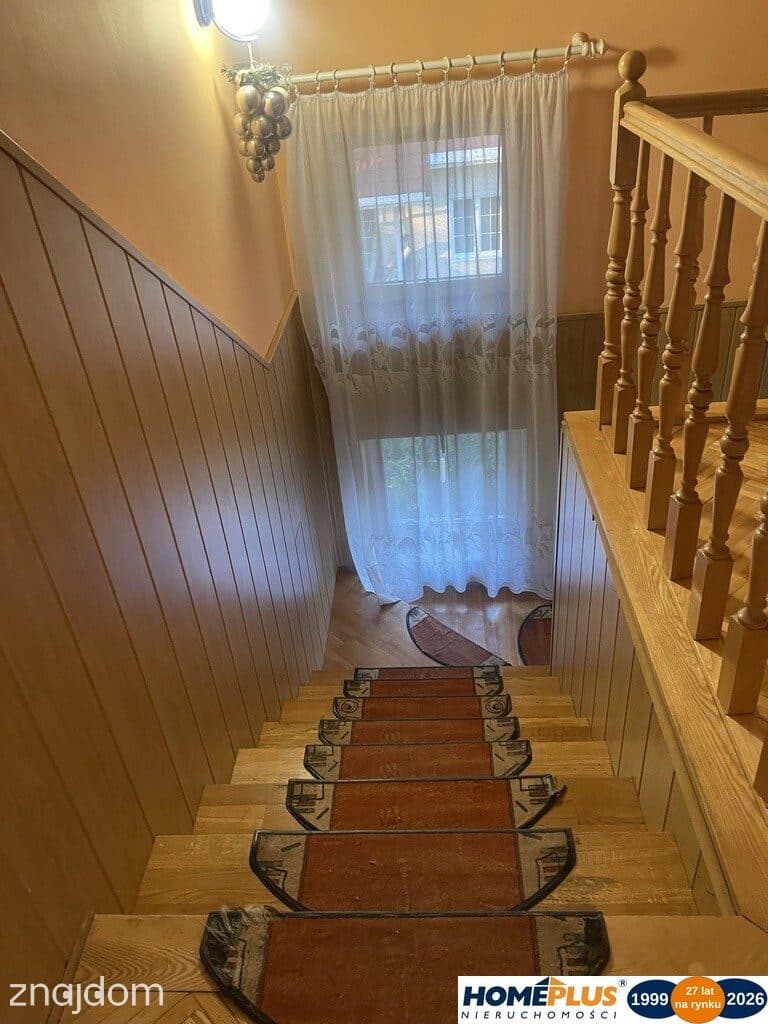 Przestronny dom 300 m², 9 pokoi, działka 800 m² - zdjęcie 11