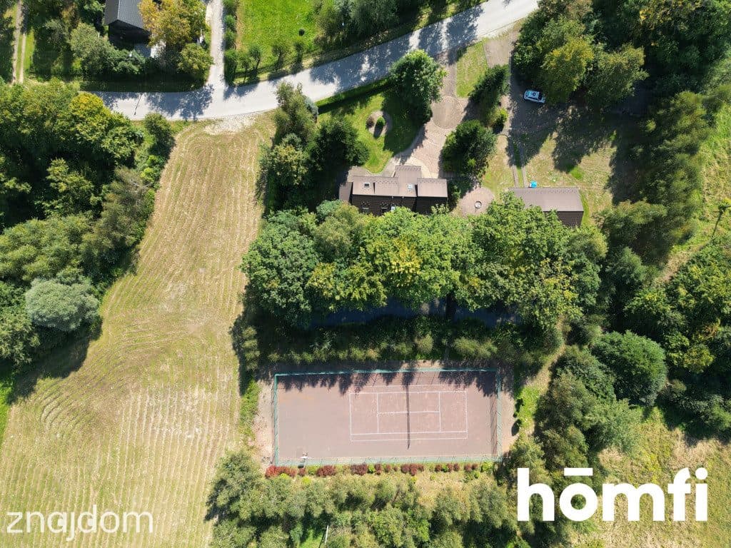 Dom z kortem tenisowym i 5000 m² działki - zdjęcie 15