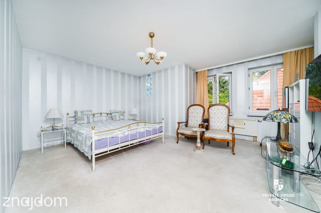 Luksusowa rezydencja 387m² na przestronnej działce - zdjęcie 12