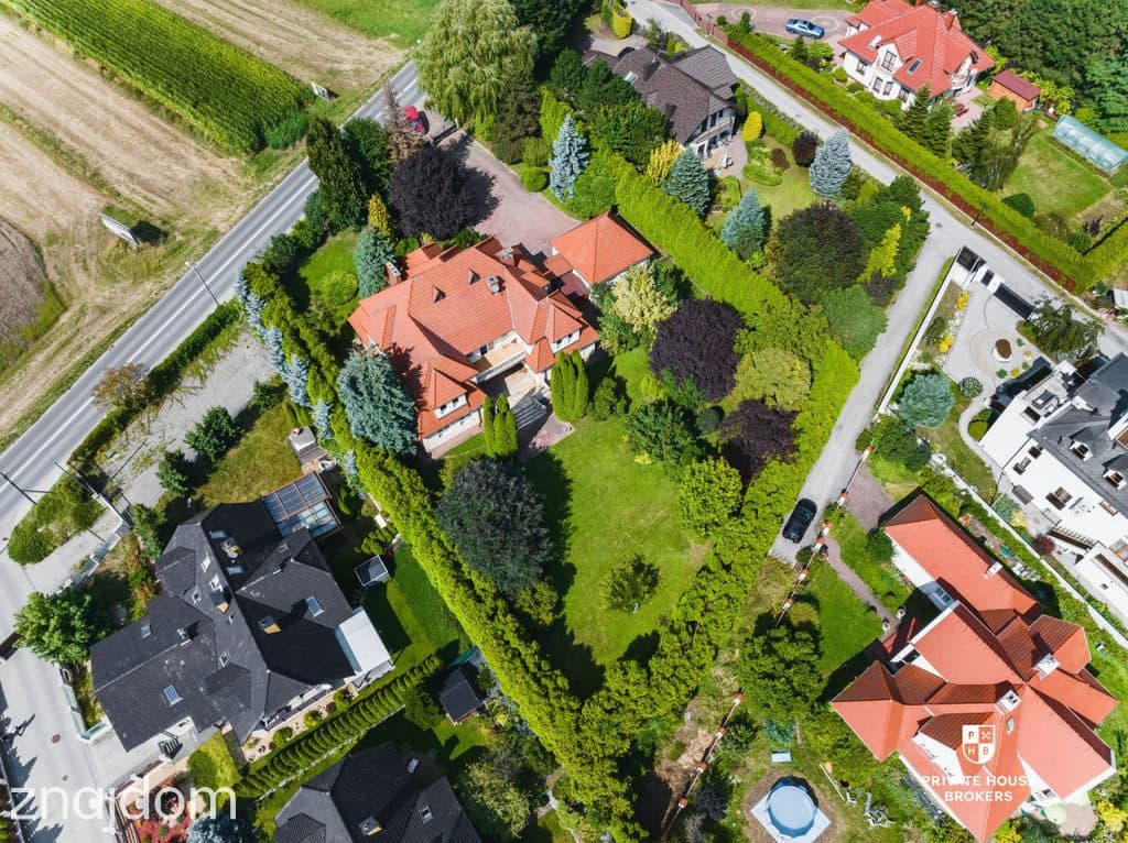 Luksusowa rezydencja 387m² na przestronnej działce - zdjęcie 15
