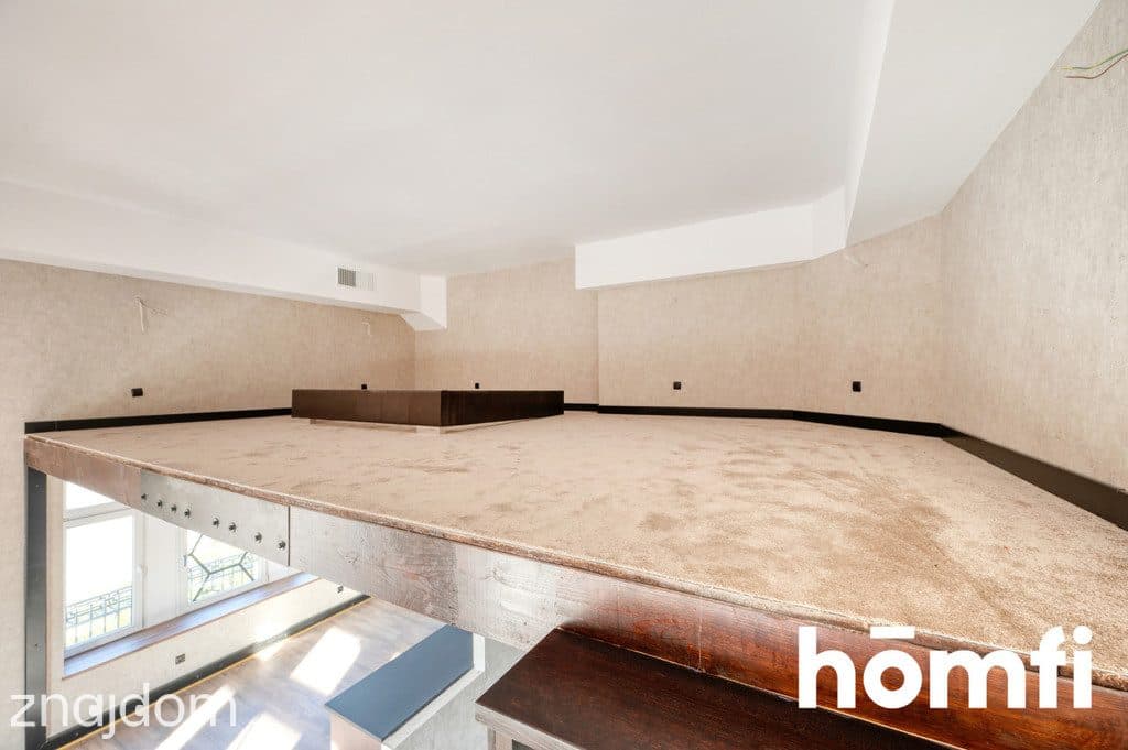 Apartament z antresolą i niepowtarzalnym widokiem - zdjęcie 14