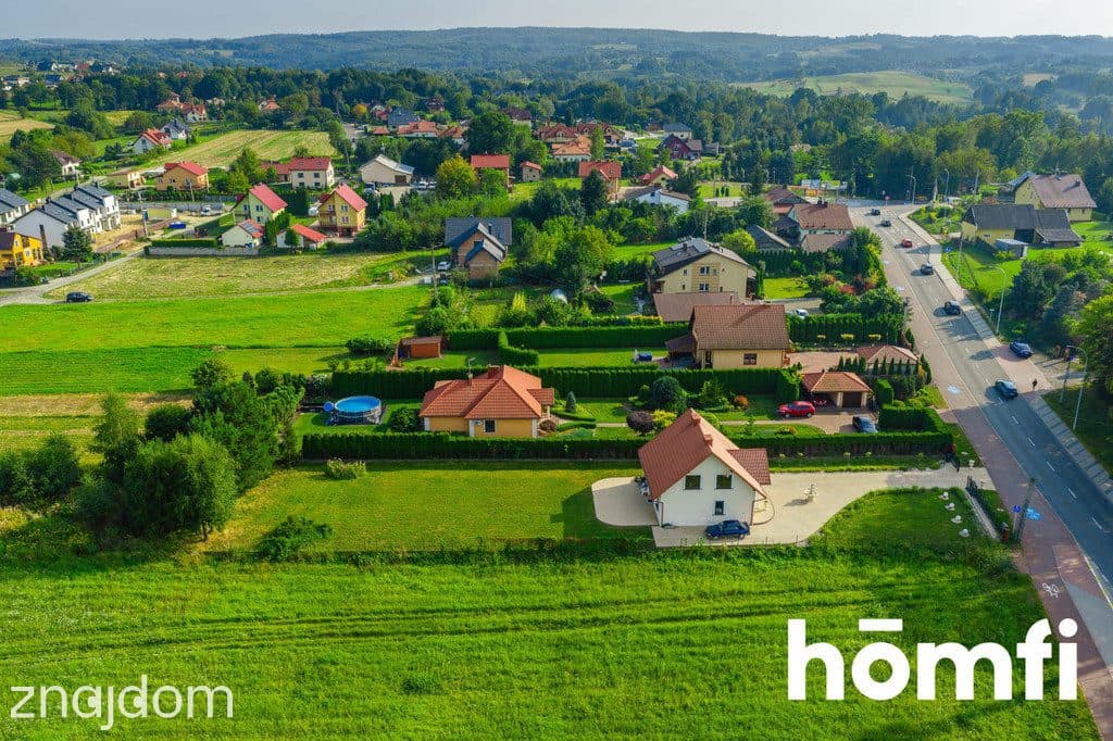 Dom na ogrodzonej widokowej 15arowej działce - zdjęcie 2