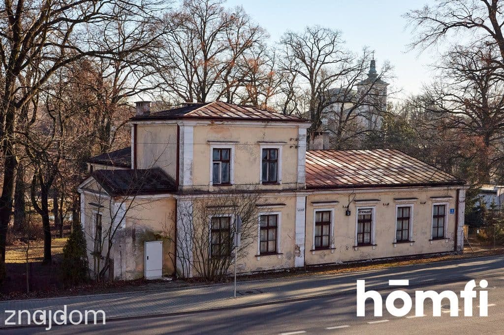 Zabytkowa willa nad rzeką z dużą działką - zdjęcie 7