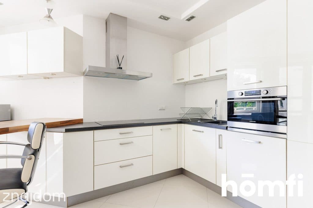 Apartament tuż przy stacji Metro Dworzec Gdański - zdjęcie 7