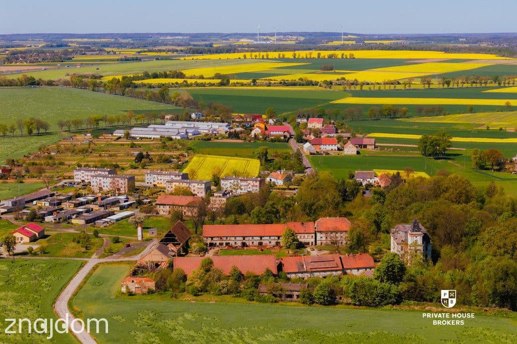 Zespół folwarczno-pałacowy na 17ha gruncie - zdjęcie 4