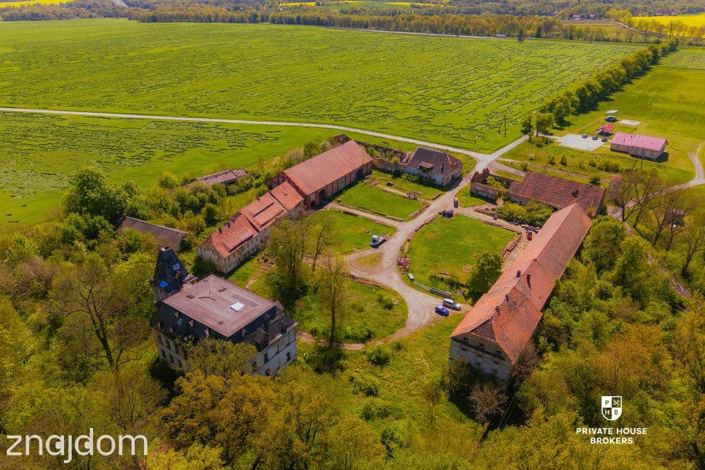 Zespół folwarczno-pałacowy na 17ha gruncie - zdjęcie 10