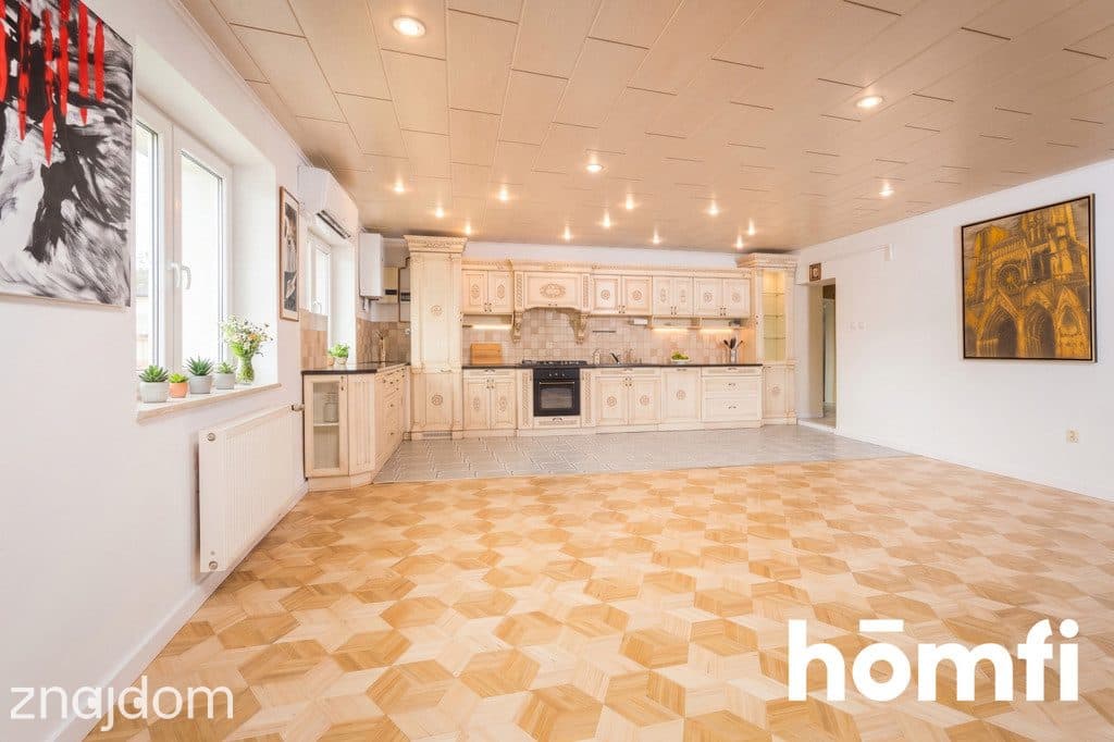 Penthouse z fotowoltaika i szklanym sufitem - zdjęcie 3