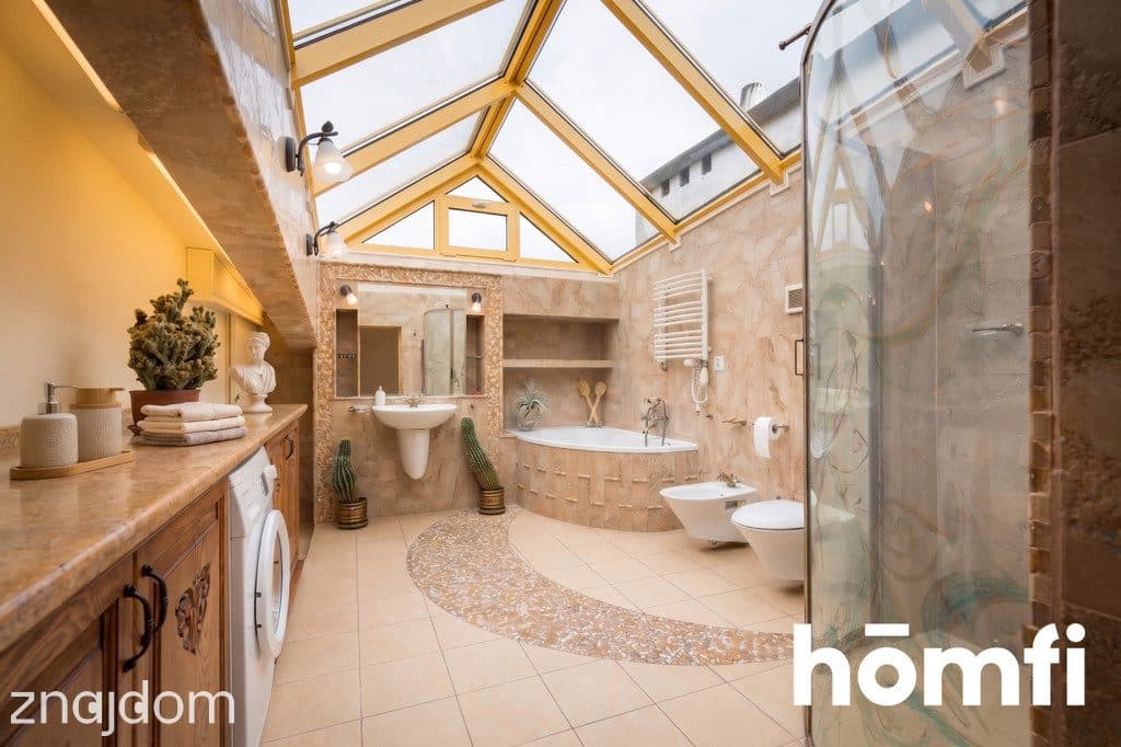 Penthouse z fotowoltaika i szklanym sufitem - zdjęcie 7