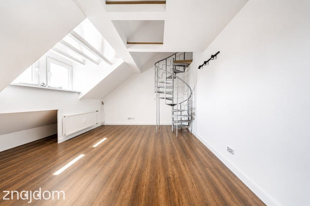 Mieszkanie z antresolą po remoncie | 44 m² | - zdjęcie 2