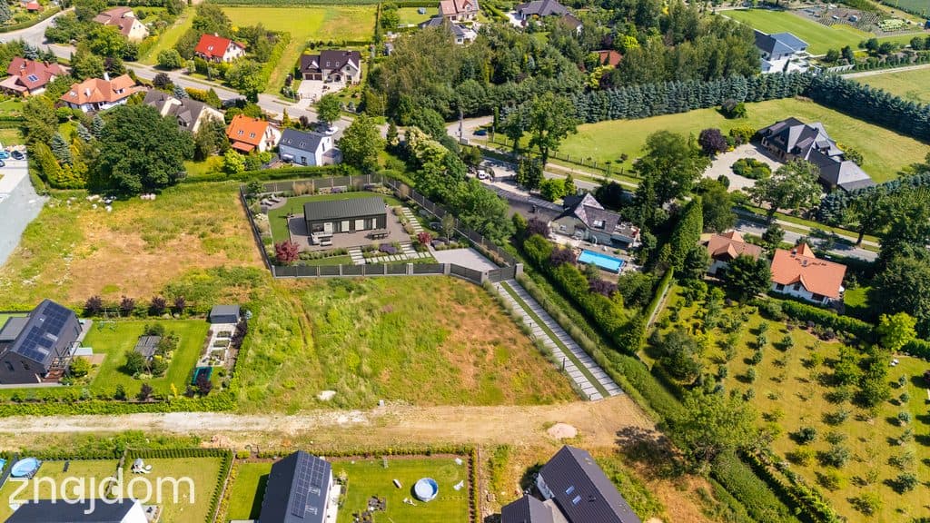 Urokliwa działka budowlana w Żernikach Małych - zdjęcie 2