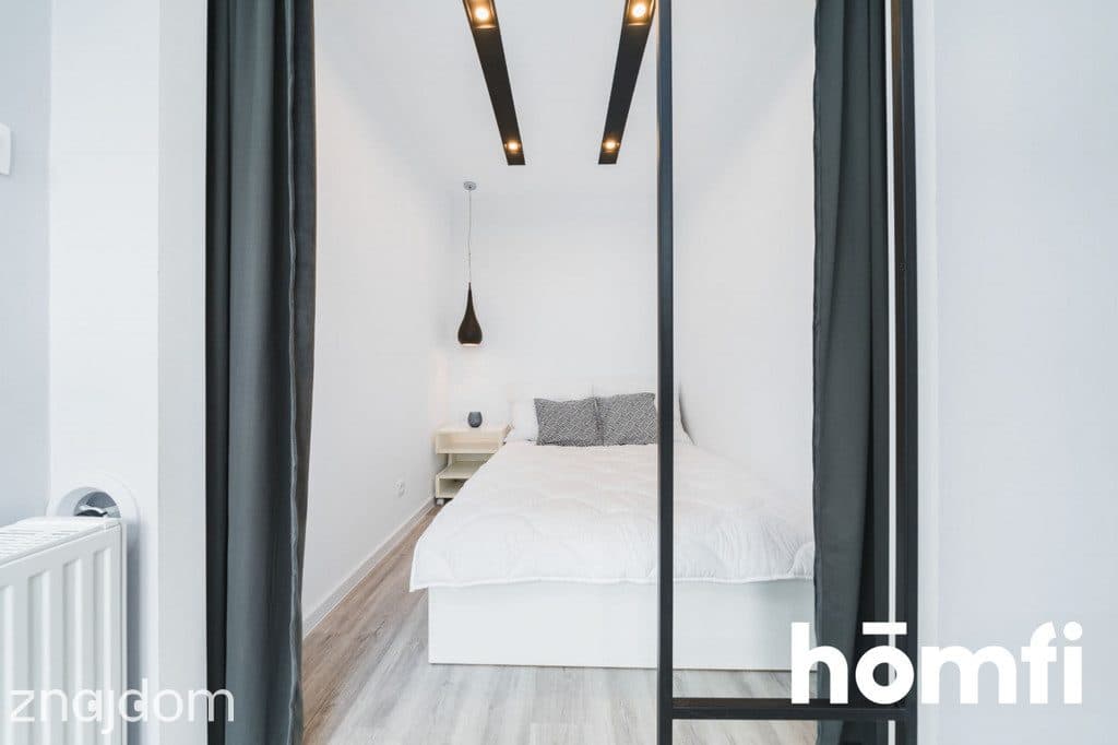 Klimatyzowane studio z balkonem (ul. Wrocławska) - zdjęcie 2