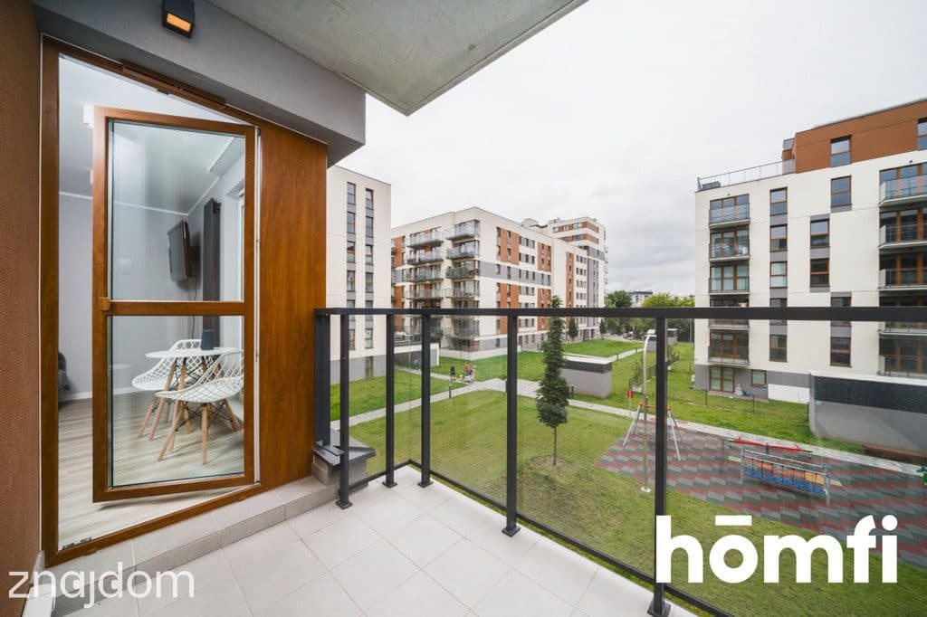 Klimatyzowane studio z balkonem (ul. Wrocławska) - zdjęcie 10