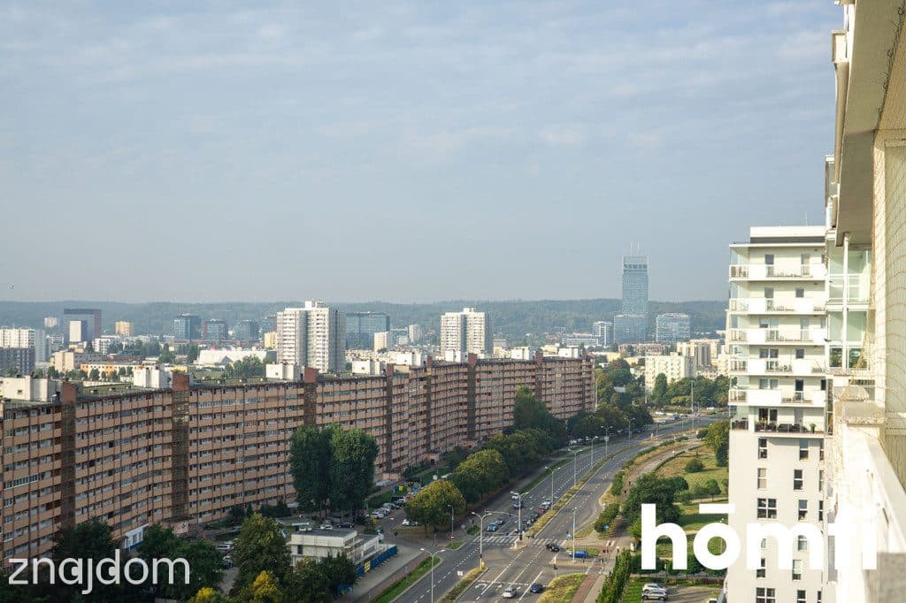 Atrakcyjny apartament na 10 piętrze, blisko morza - zdjęcie 9