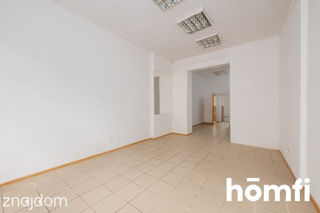 Lokal usługowy z dużą witryną, 53,5 m2 w centrum - zdjęcie 4