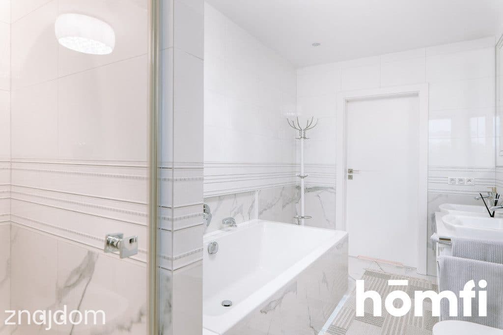 Piękny, inteligentny dom wolnostojący z basenem - zdjęcie 10