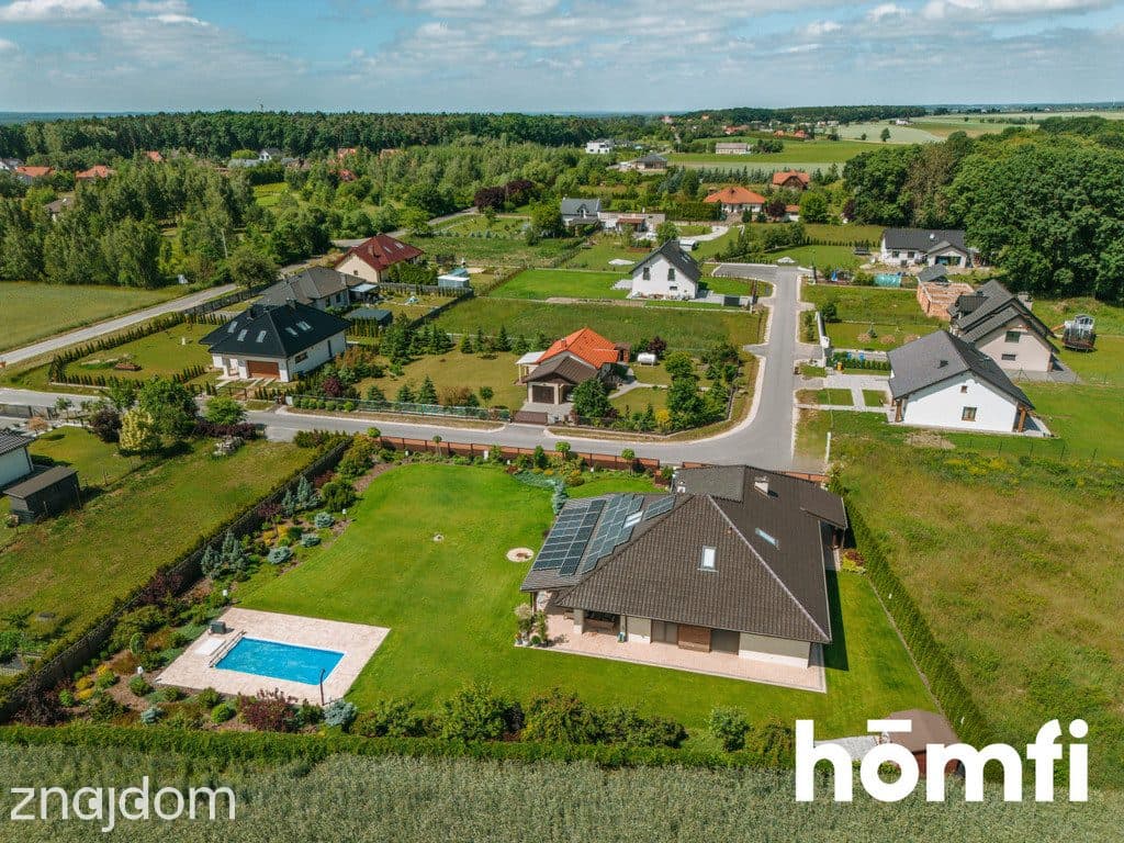 Piękny, inteligentny dom wolnostojący z basenem - zdjęcie 16