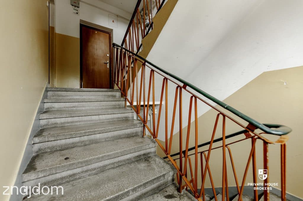 Czteropokojowe mieszkanie w blisko centrum - zdjęcie 13