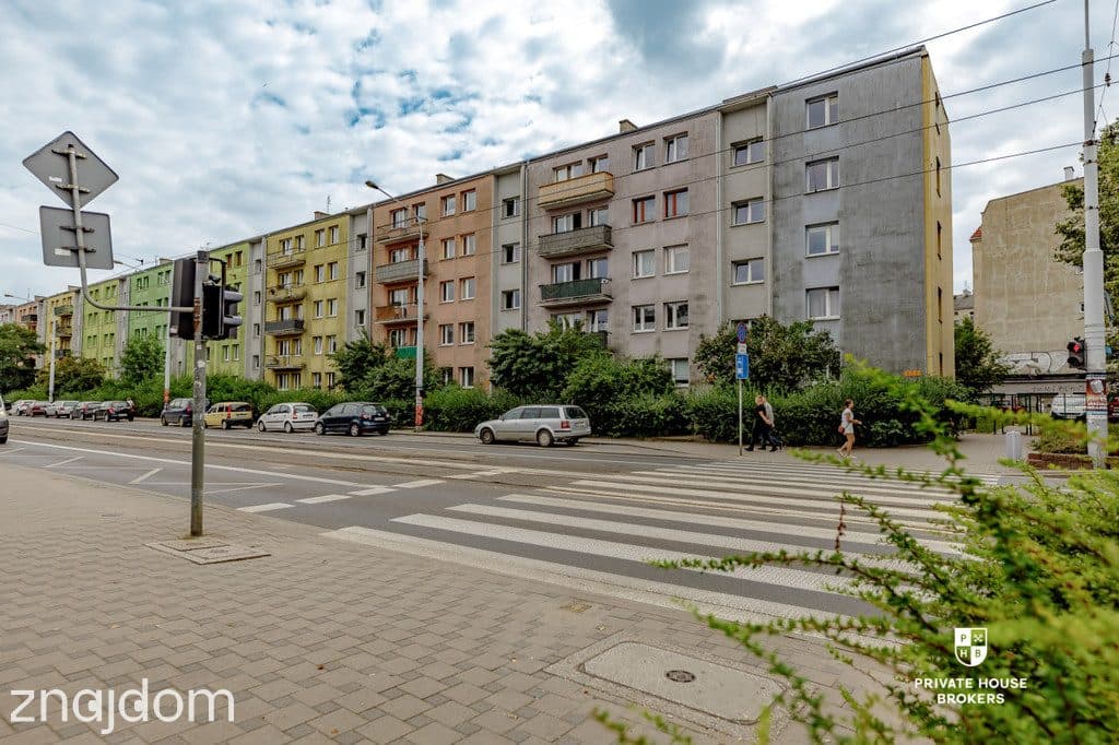 Czteropokojowe mieszkanie w blisko centrum - zdjęcie 14