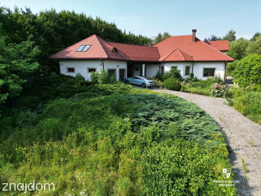 Rezydencja 456m²|Ogród z rzeką i oczkami wodnymi