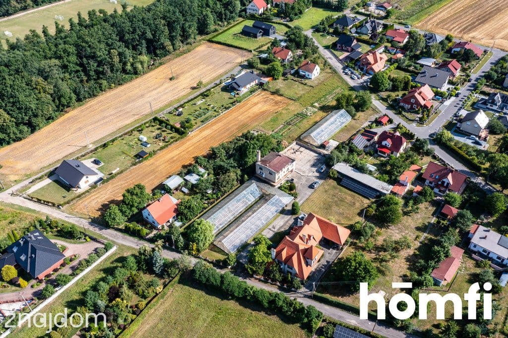 Nieruchomość z potencjałem - dom i 4 szklarnie
