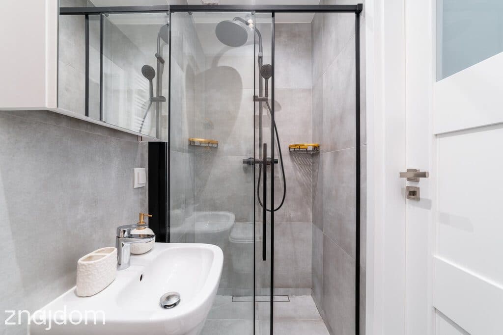Kawalerka z balkonem i oddzielną kuchnią | 30 m² - zdjęcie 15