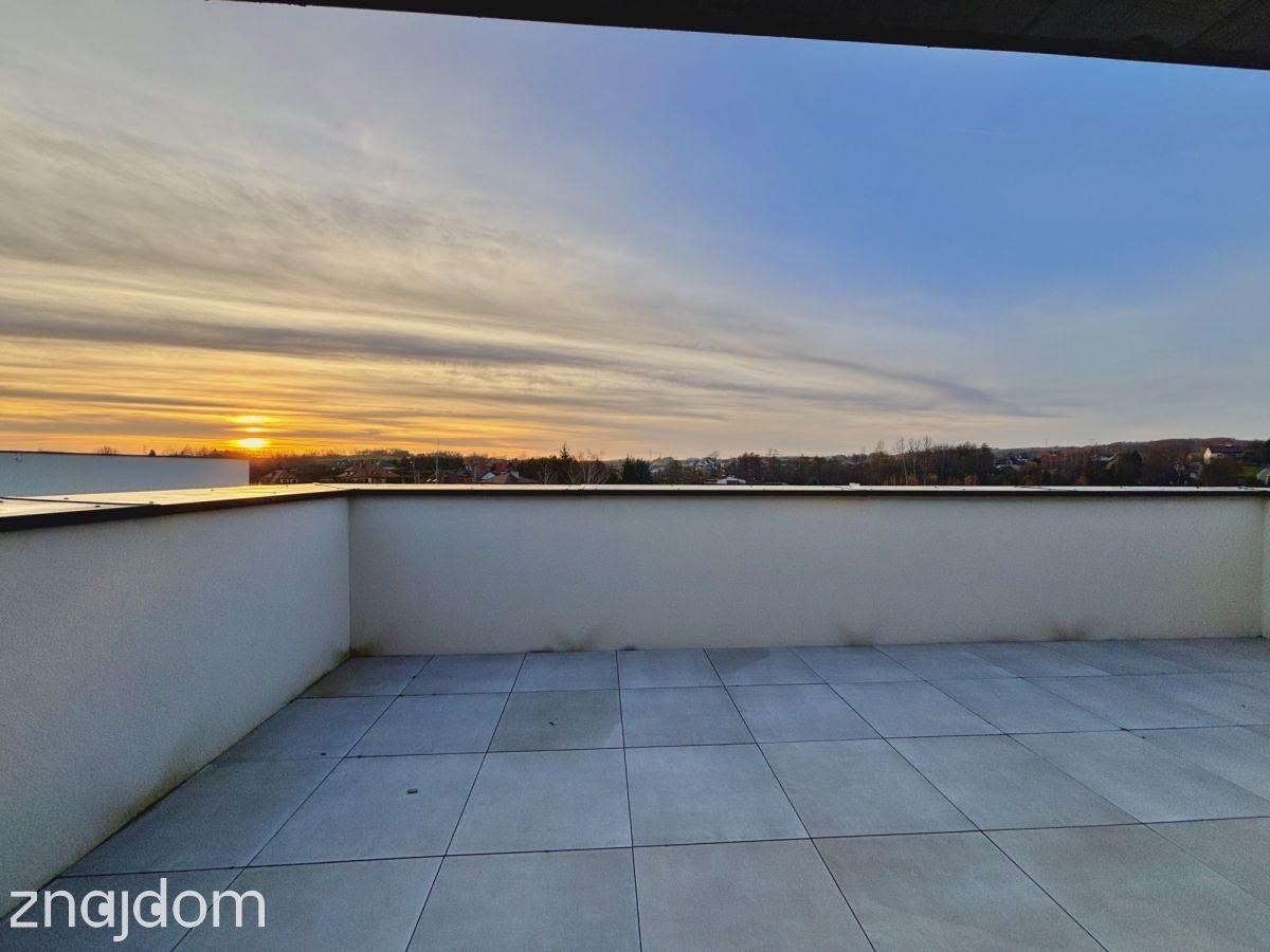 APARTAMENT Z DUŻYM TARASEM-DOSTĘPNY OD RĘKI +GARAŻ - zdjęcie 2