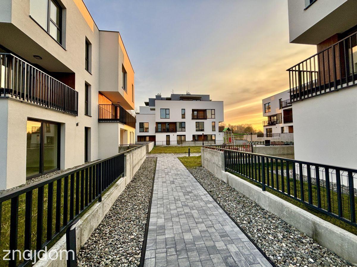 APARTAMENT Z DUŻYM TARASEM-DOSTĘPNY OD RĘKI +GARAŻ - zdjęcie 4