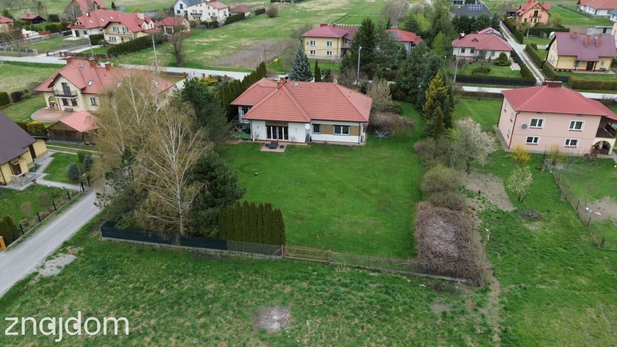 Parterowy dom o pow. 167 m2 na 22 ar działce !! - zdjęcie 9
