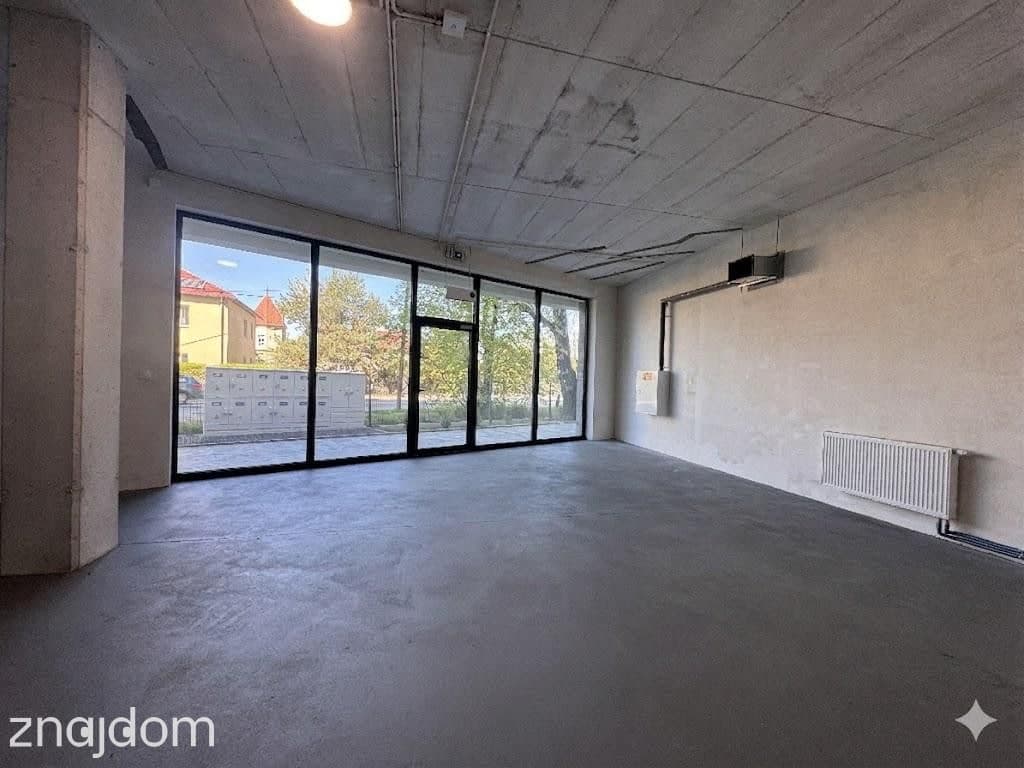 Lokal usługowo-handlowy 80 m2 w centrum
