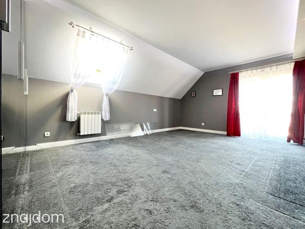 Dom z dużym ogrodem i fotowoltaiką - zdjęcie 4
