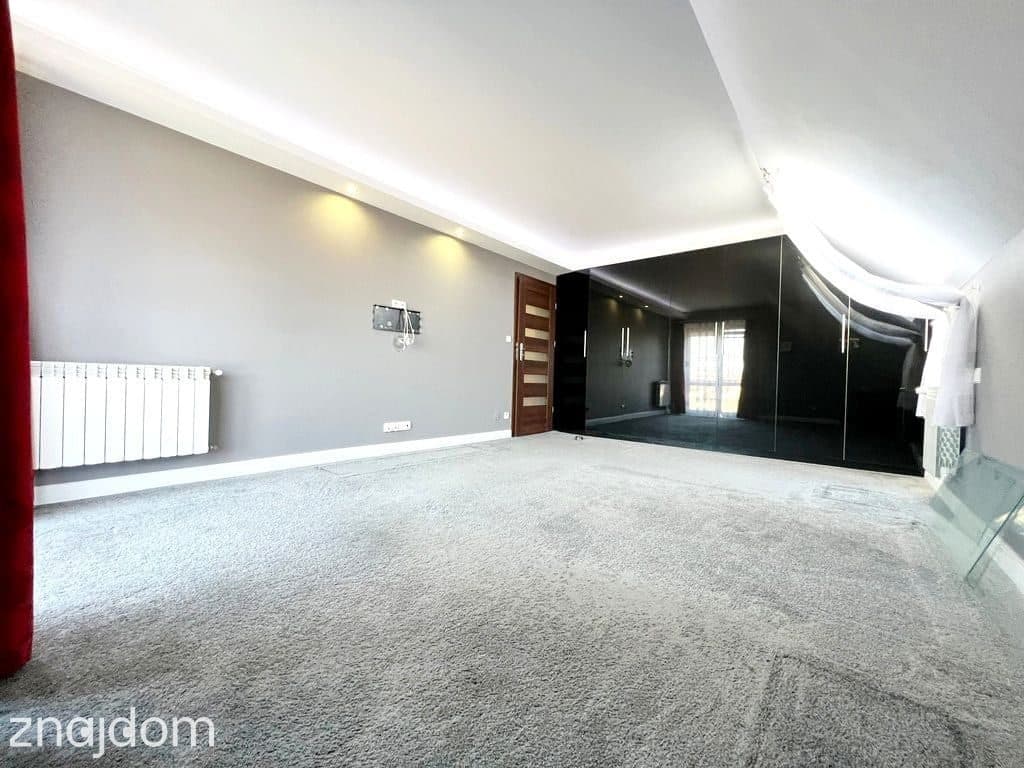 Dom z dużym ogrodem i fotowoltaiką - zdjęcie 5