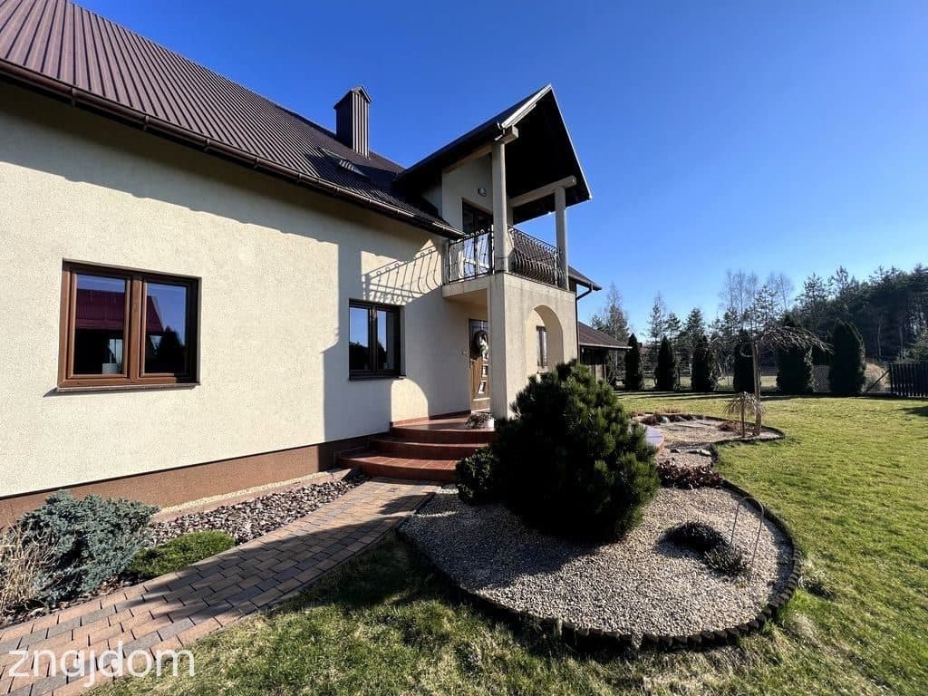 Dom z dużym ogrodem i fotowoltaiką - zdjęcie 16