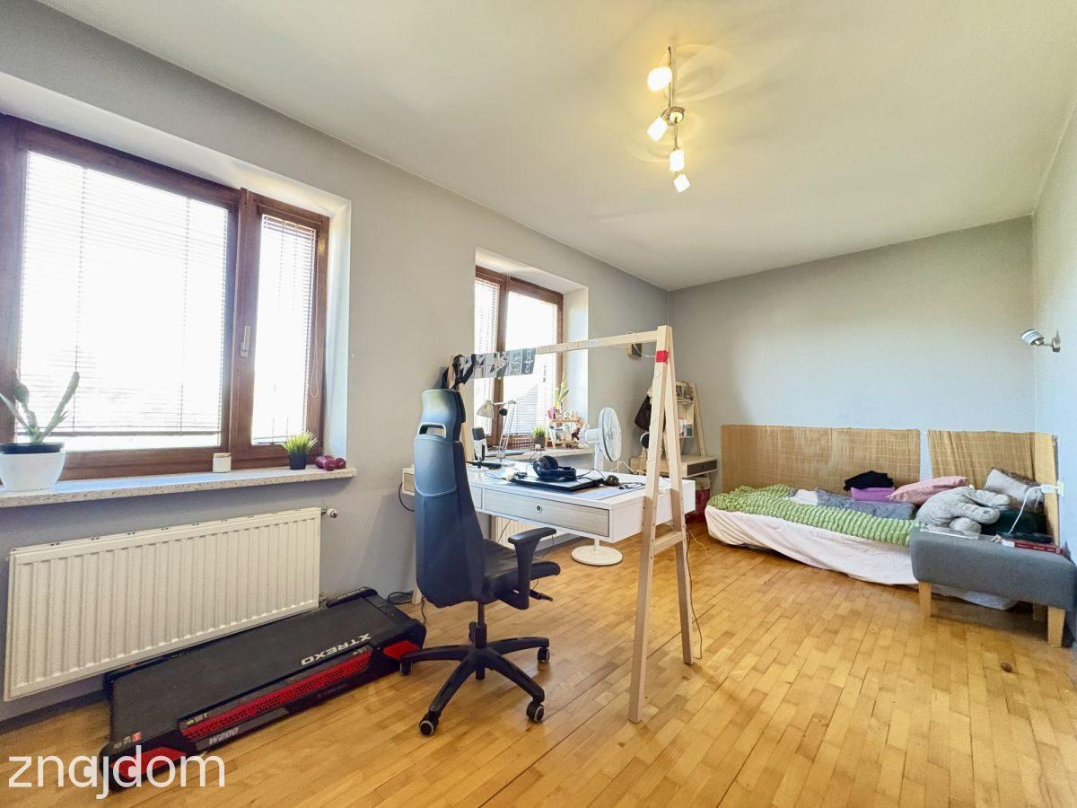 Przestronny dom z lokalem usługowym ! CENRUM - zdjęcie 11