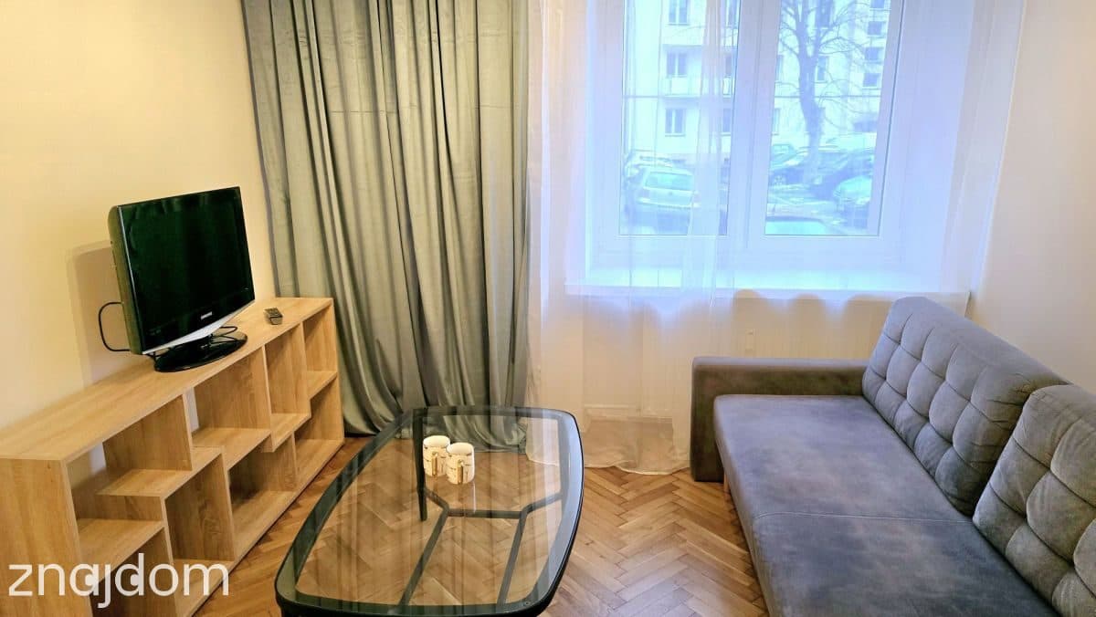 Trzy pokoje w samym centrum - zdjęcie 3