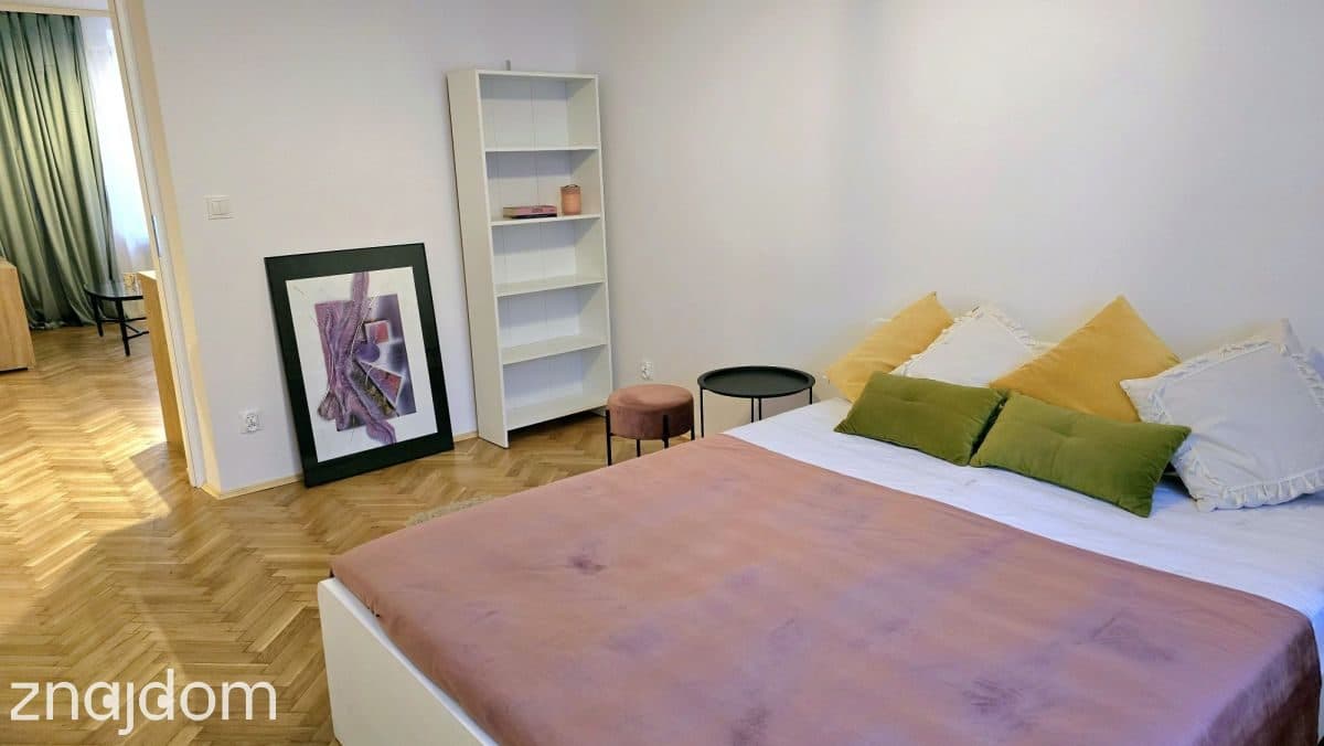 Trzy pokoje w samym centrum - zdjęcie 8