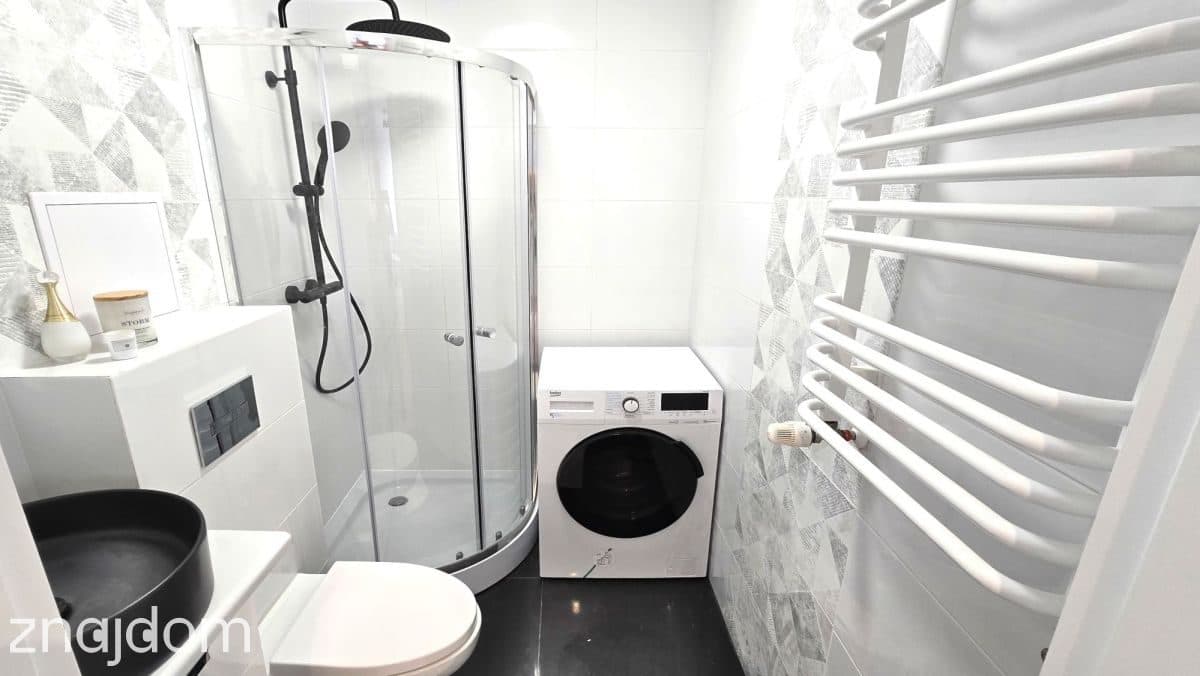 Trzy pokoje w samym centrum - zdjęcie 12