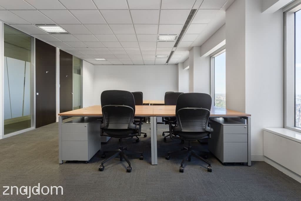 Prywatne biuro dla 5 osób w Regus Jaracza