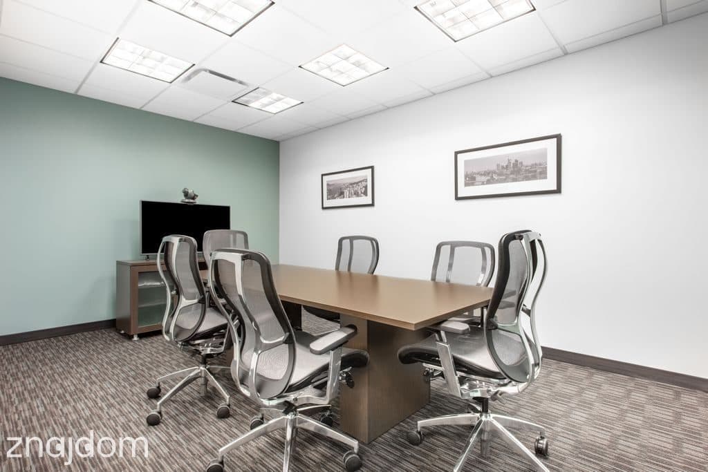 10-osobowe biuro open space w Regus Jaracza