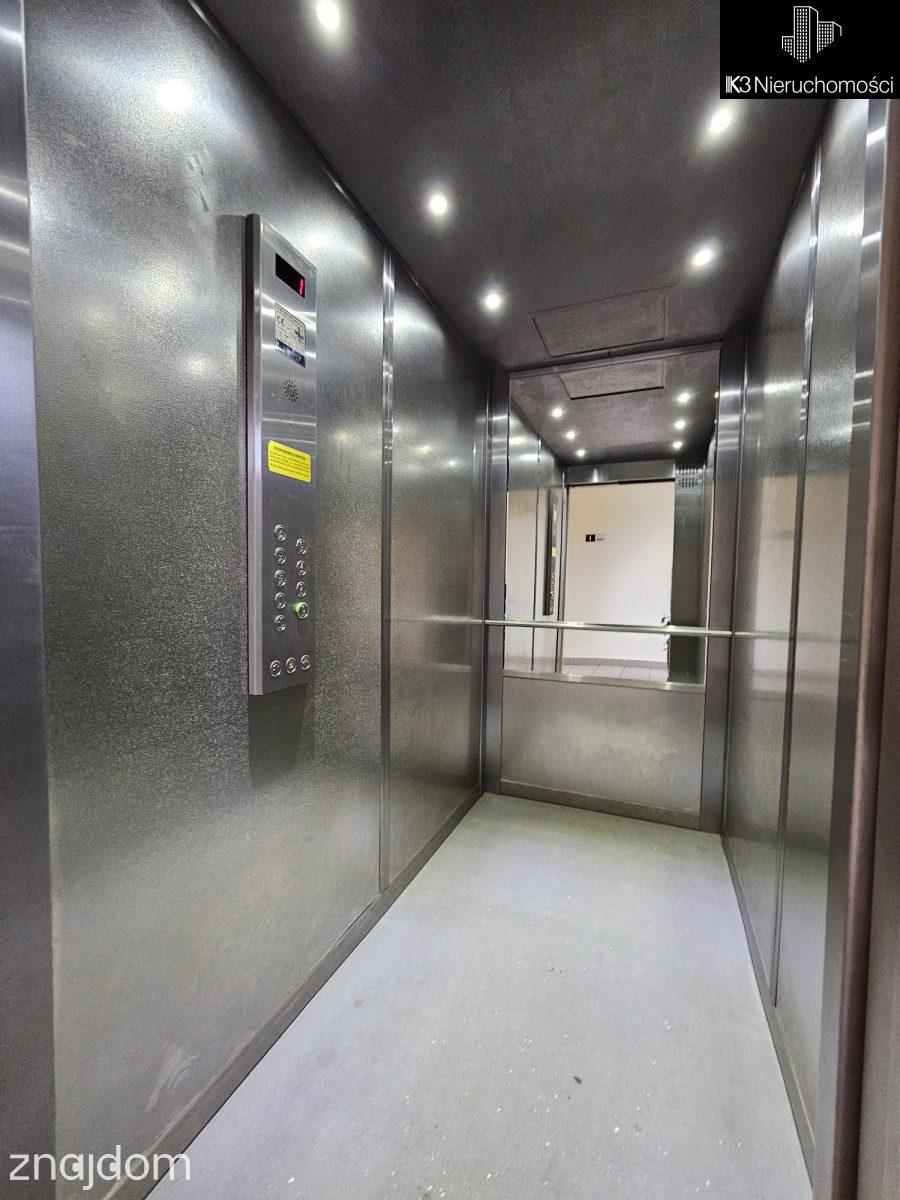 Komfortowa kawalerka - Pl. Hallera Metro Szwedzka - zdjęcie 11