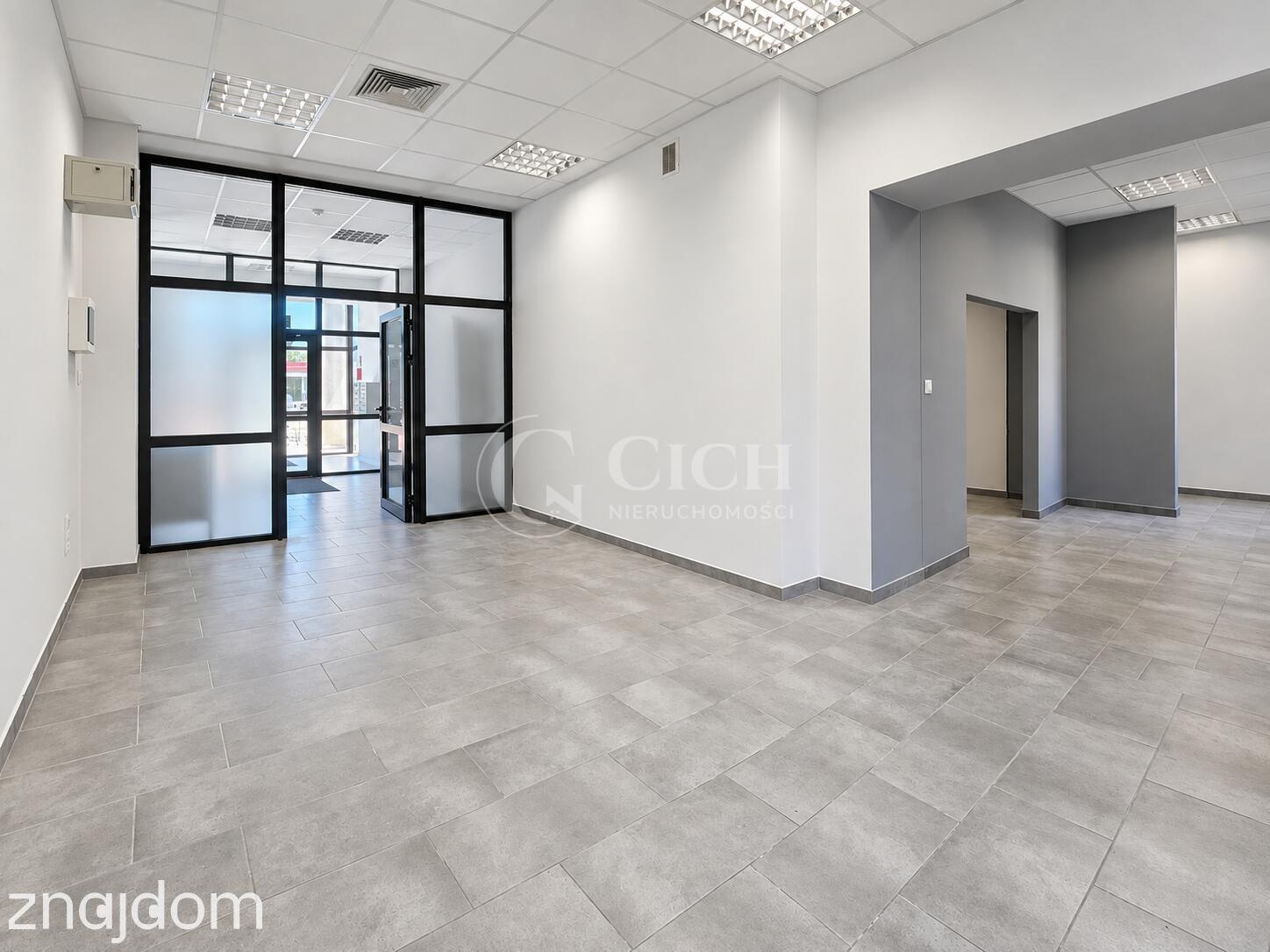 Lokal użytkowy na parterze z przeszkleniami do wynajęcia – Tarnów. - zdjęcie 7