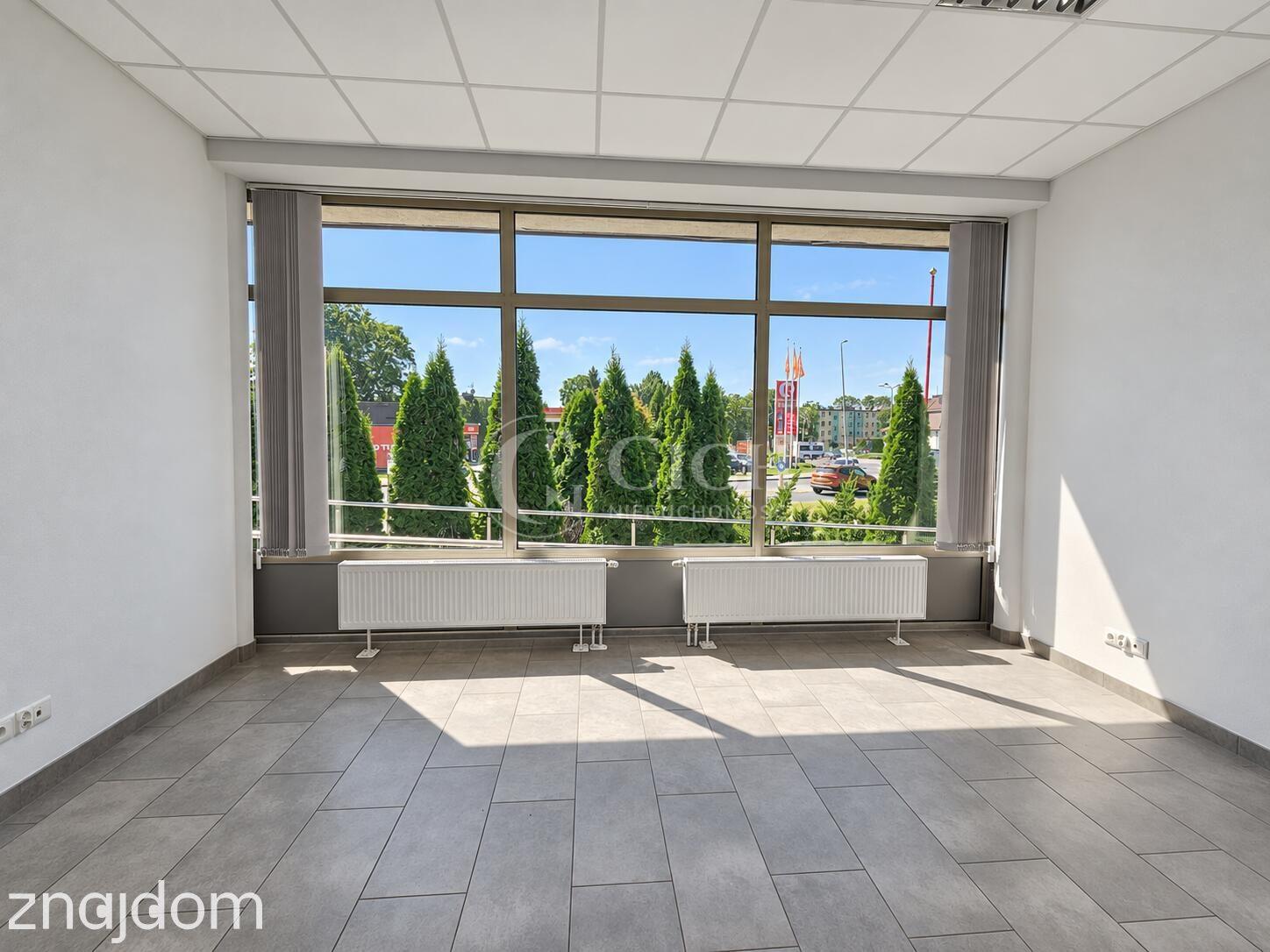 Lokal biurowy z przeszkleniami 38,6 m² | centrum Tarnowa | parter - zdjęcie 4