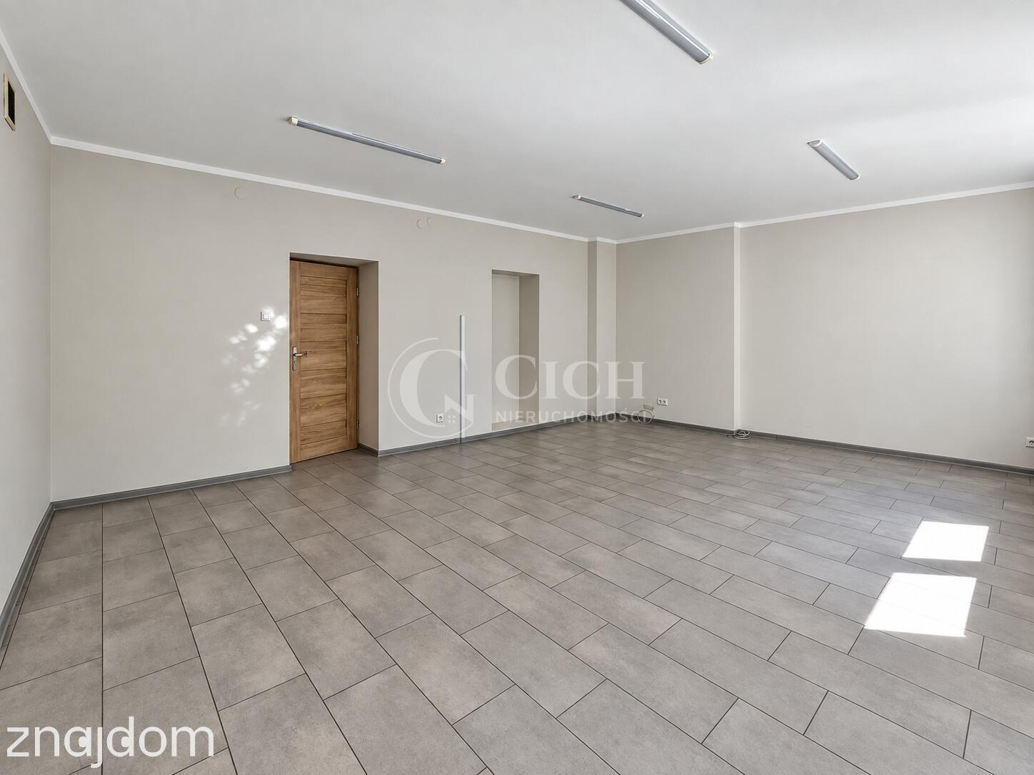 Lokal biurowy z przeszkleniami 38,6 m² | centrum Tarnowa | parter - zdjęcie 5