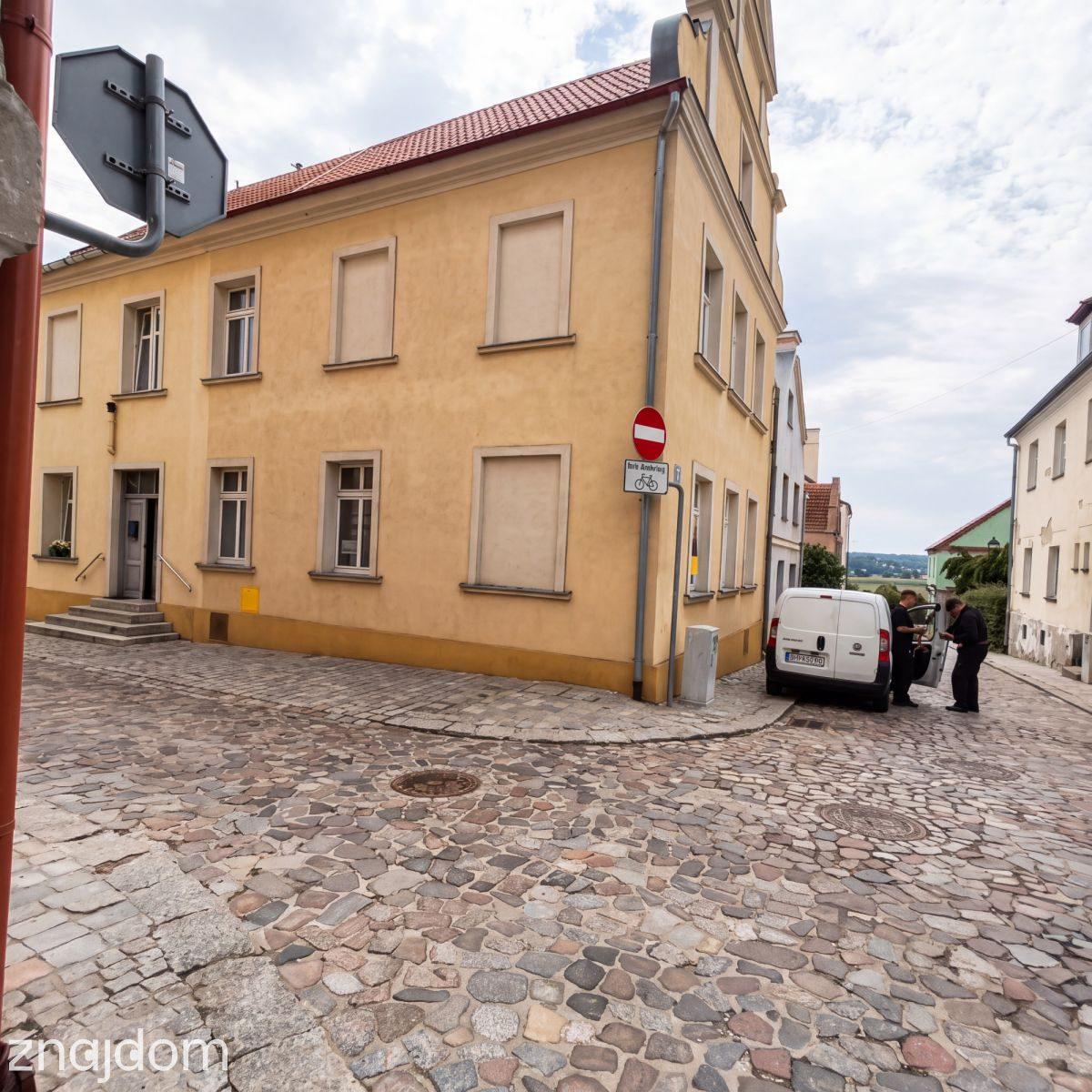 Duża przestrzeń i lokalizacja tuż przy rynku-Gniew - zdjęcie 16