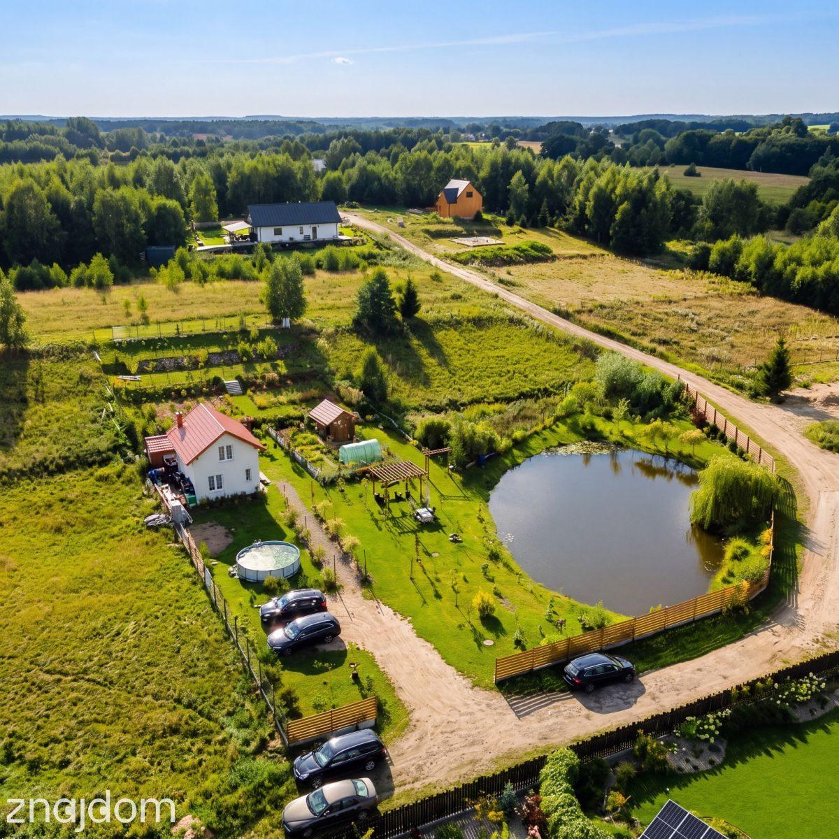 Działka ze stawem i budynkiem 56 m² – Będargowo