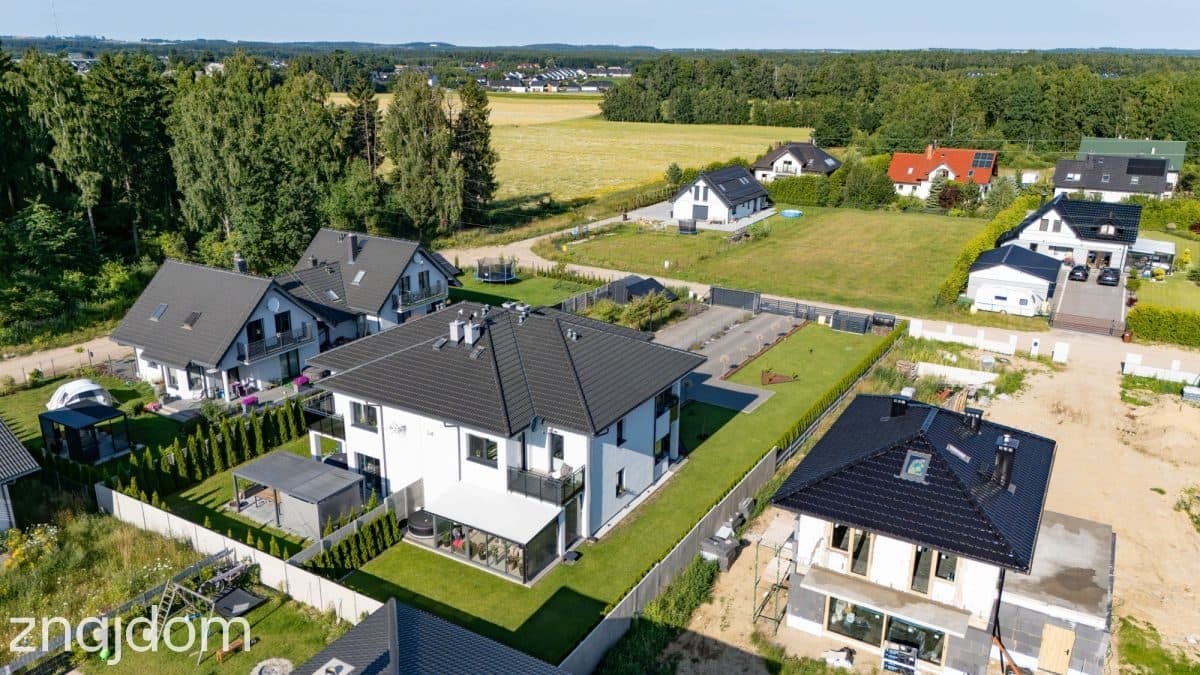Nowoczesny bliźniak z dużą działką/taras/jacuzzi