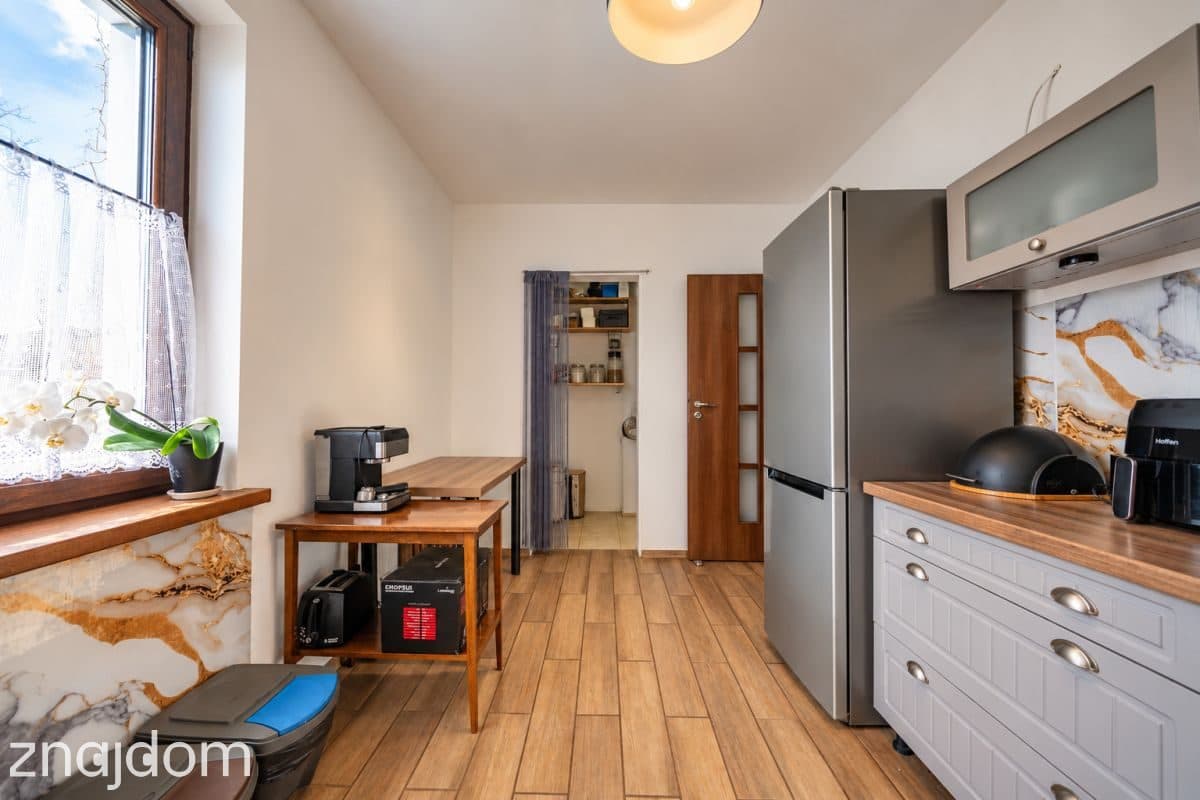 Jedyny bungalow w Tuchomiu! Kominek, duży ogród - zdjęcie 4