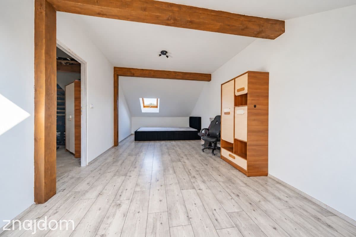 Jedyny bungalow w Tuchomiu! Kominek, duży ogród - zdjęcie 11