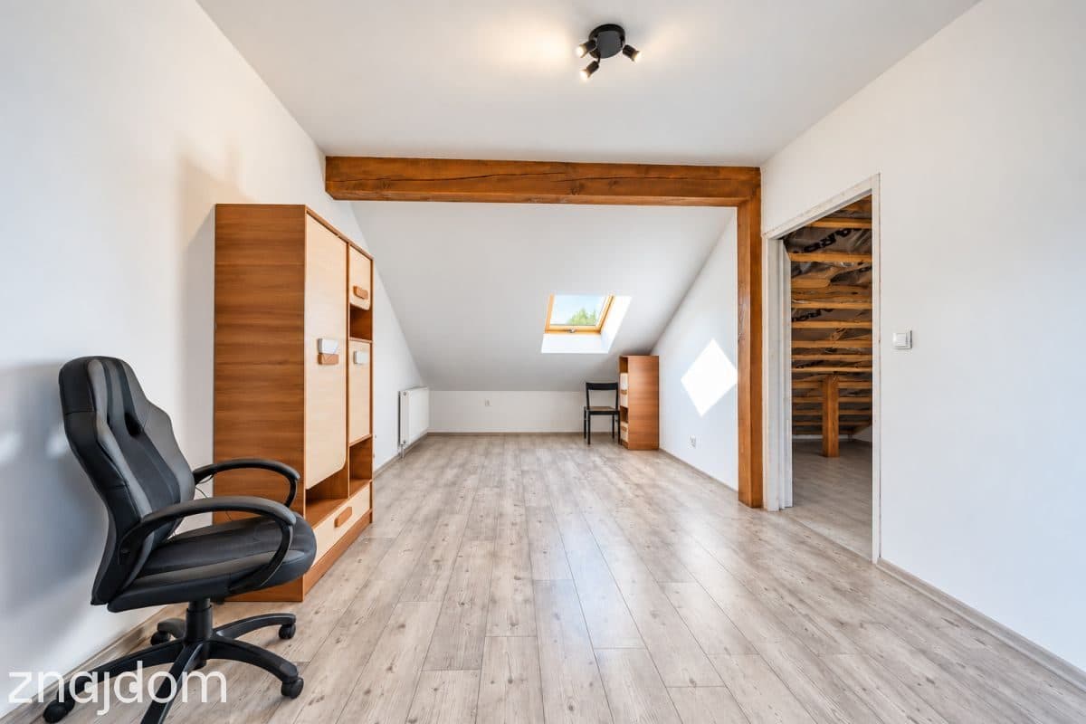 Jedyny bungalow w Tuchomiu! Kominek, duży ogród - zdjęcie 12