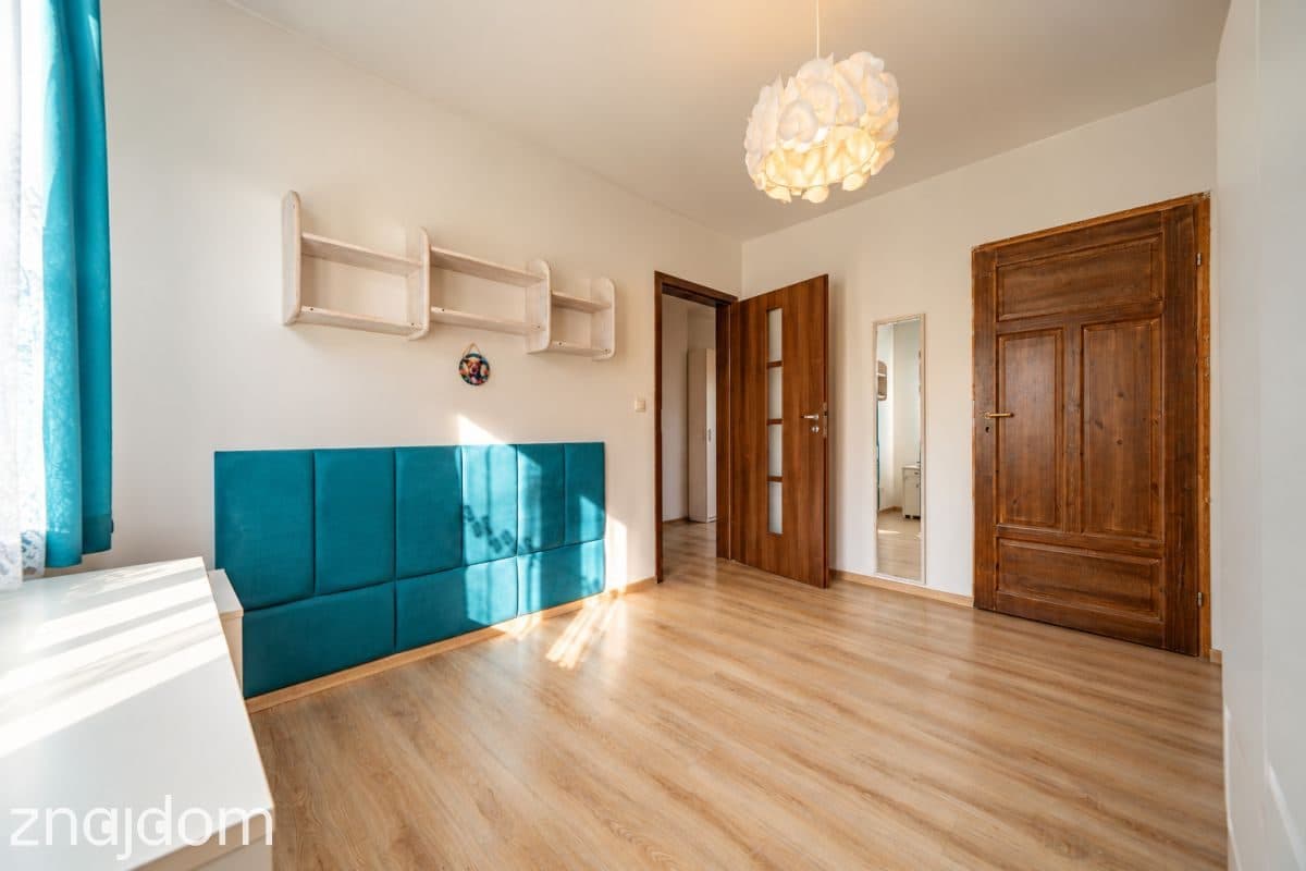Jedyny bungalow w Tuchomiu! Kominek, duży ogród - zdjęcie 8
